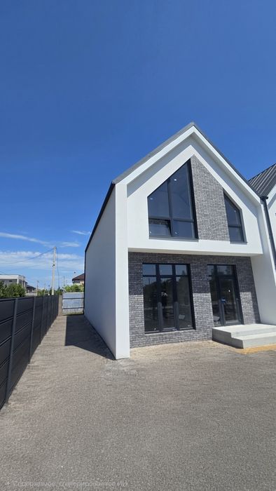Продаж сучасного таунхауса 125 м² у Лісках (власне подвір'я, закрита територія)
