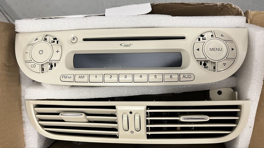 Radio do Fiat 500 c od 2008