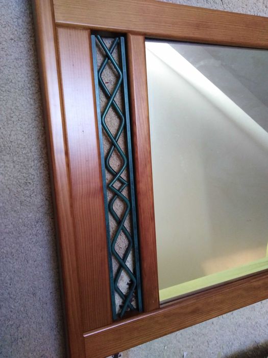Pine-framed mirror425078371208417283