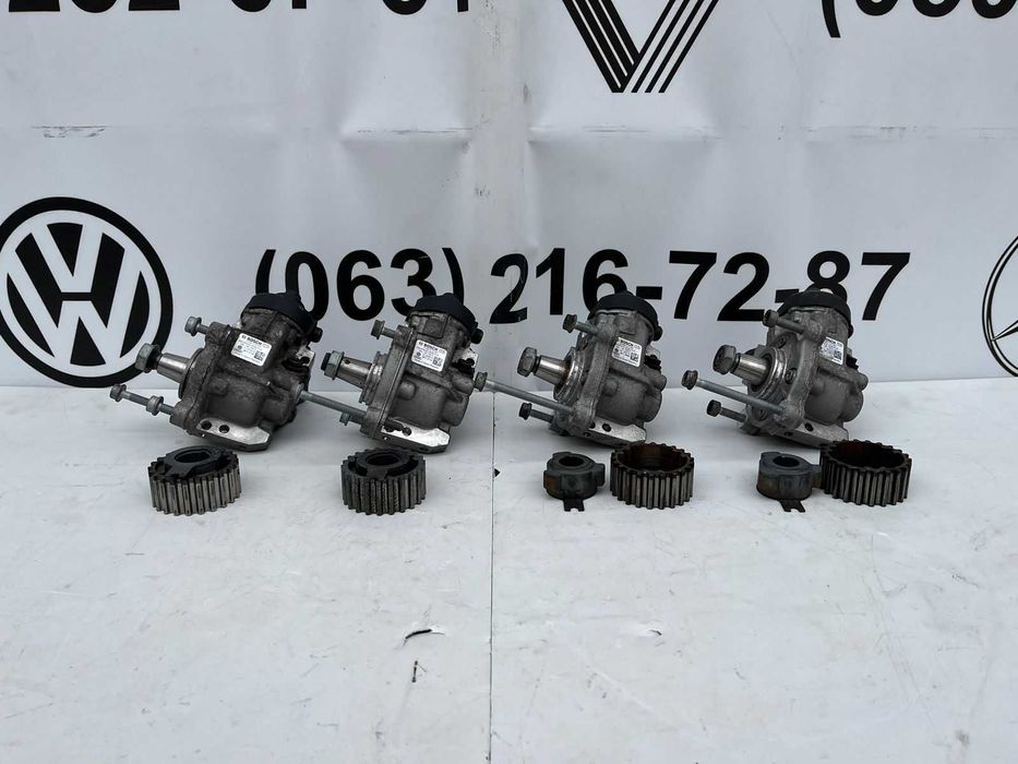 VW GOLF VII 7 1.6 TDI ТНВД , Паливний насос 04L130755D Bosh