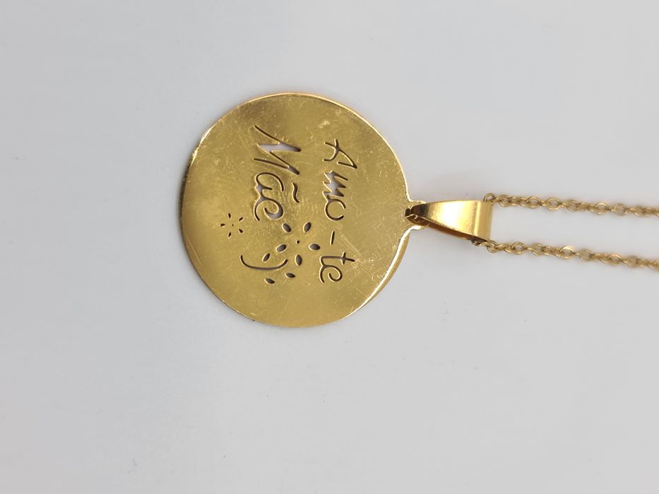 Colar com pendente dourado Amo-te Mãe