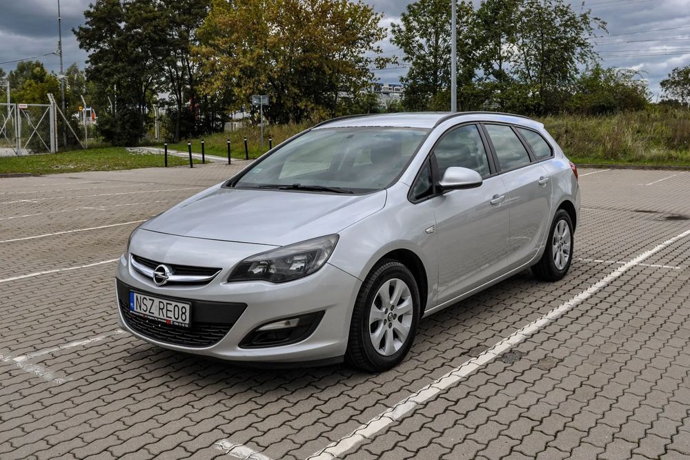 Opel Astra 1,4T LPG 2014 r. Lift Bezwypadkowy