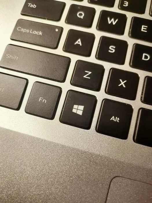 Dell Inspiron 5482 i5-8265U ram 8GB 2dyski 256gb ssd+1000gb sys: Win10