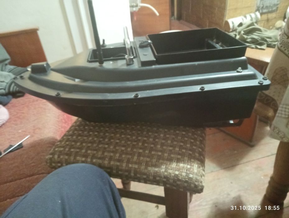 Продам кораблик d16 в хорошому стані