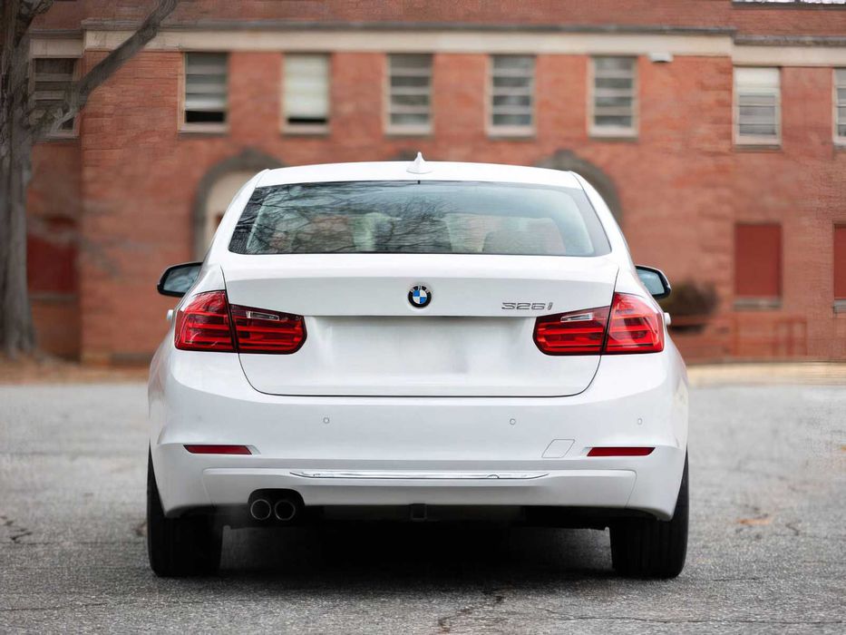 BMW 3 Series 328i      2015