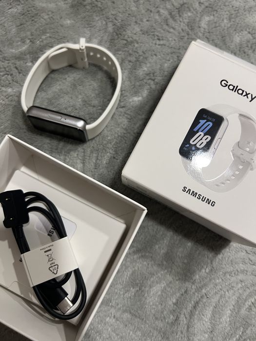 Samsung(Gelaxy Fit3)