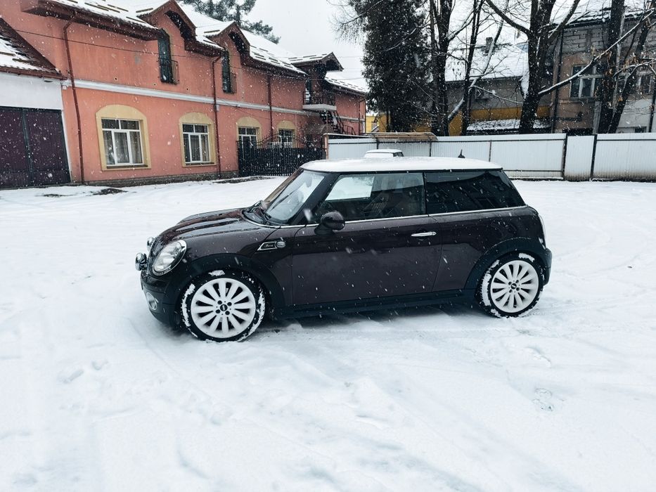 Mini cooper / 50th Mayfair 2009