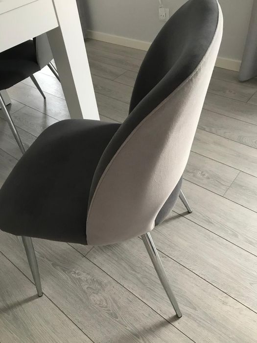 Mesa e cadeiras de sala de jantar