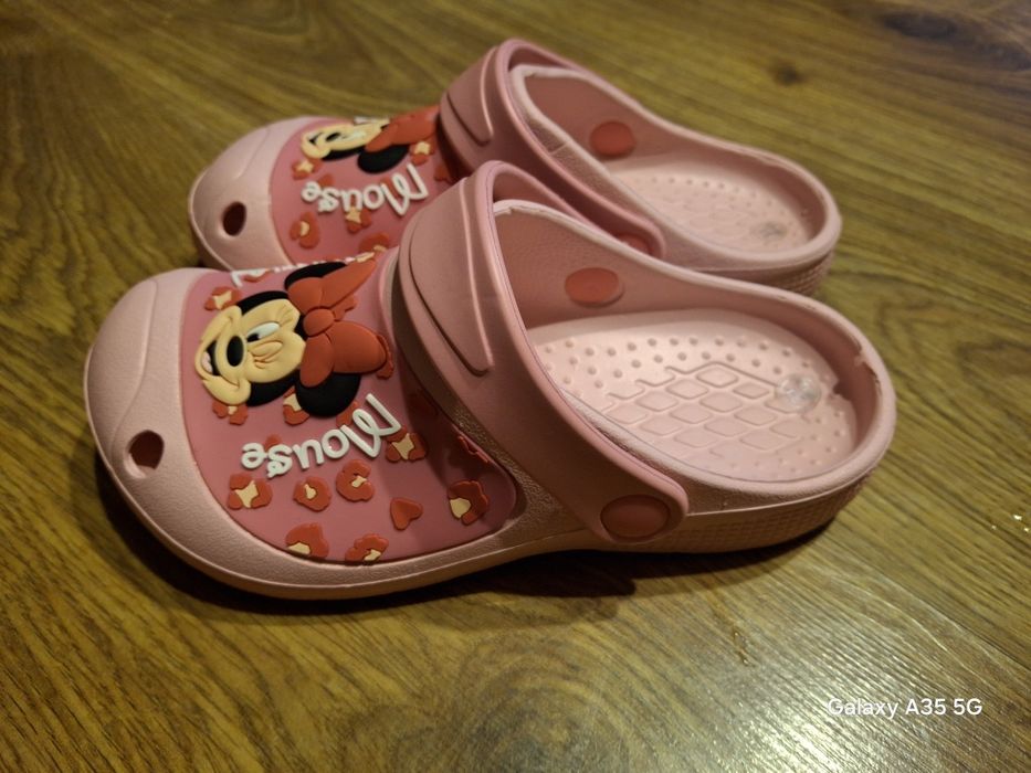 Sprzedam klapki, kapcie Myszka Minnie