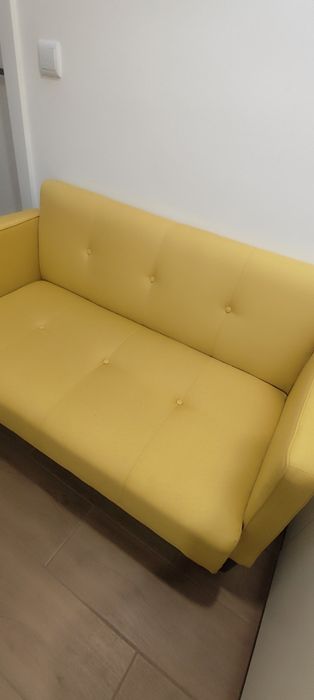 Vendo sofá amarelo dois lugares