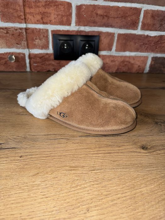 Klapki UGG Kapcie zamszowe Scuffette II