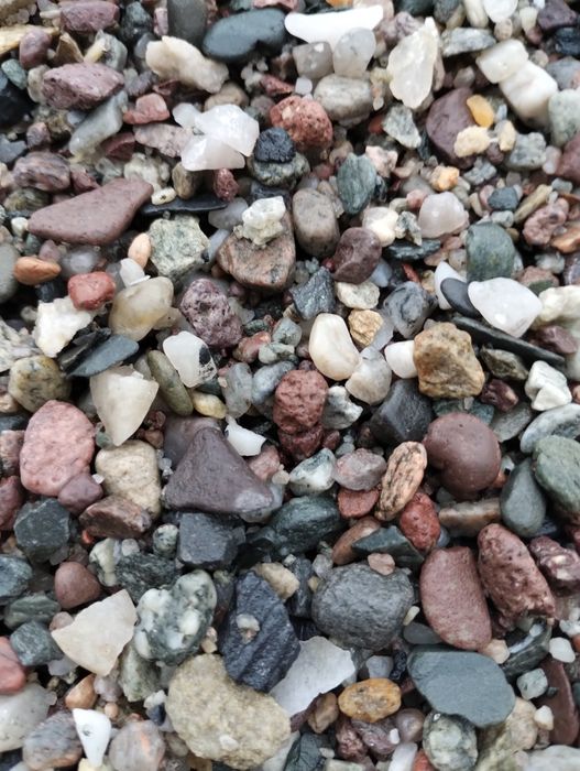 Grys granitowy żwir drenaż kruszywa piaski ziemia ogrodowa suchy beton