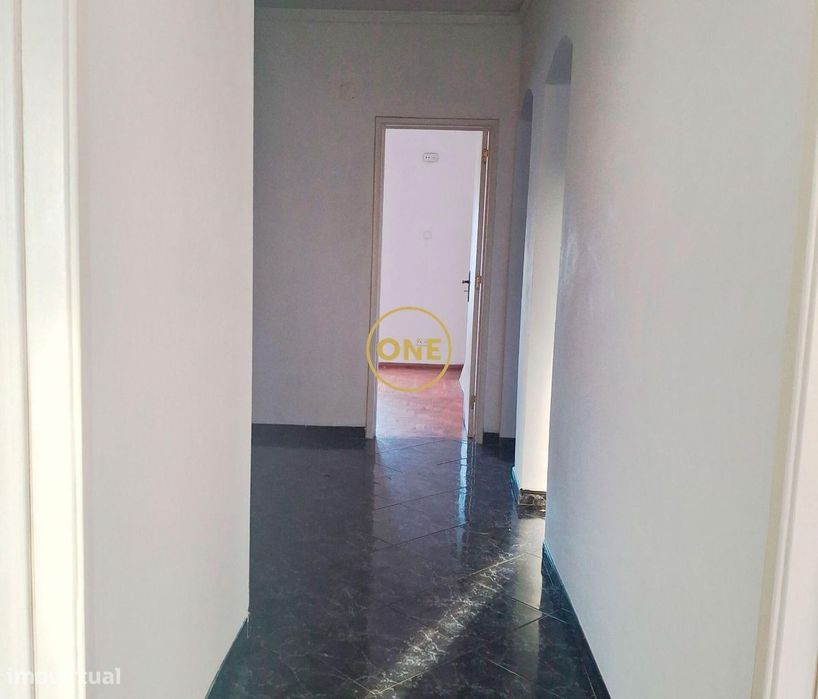 Apartamento T2 no Fogueteiro, Amora – 4º Andar com Excelentes Áreas