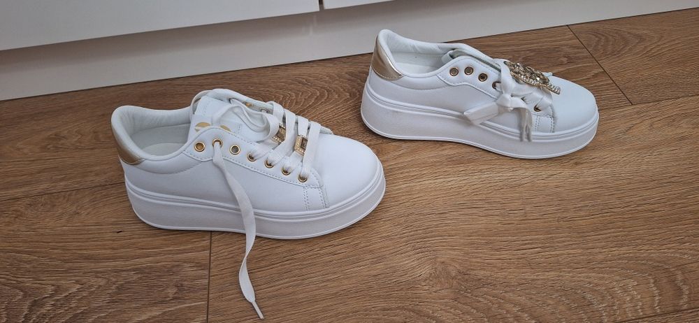 Buty Snekersy r.36