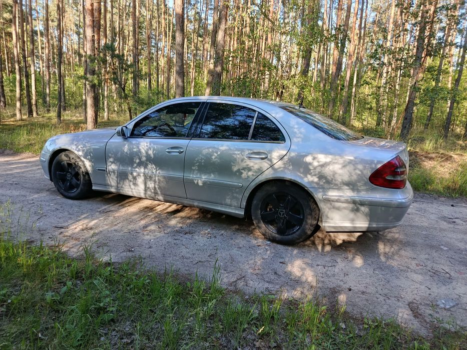 Sprzedam Mercedesa E270