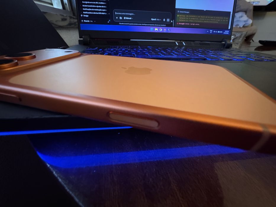 iPhone 17 Pro Max Cosmic Orange