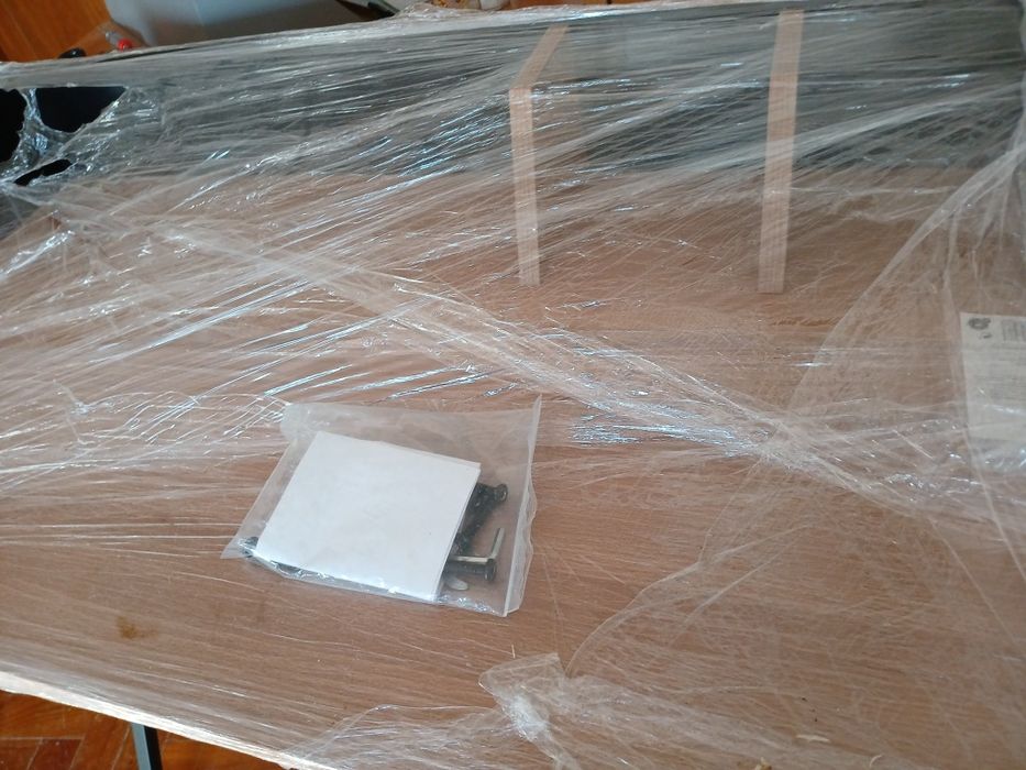 Secretária p/quarto