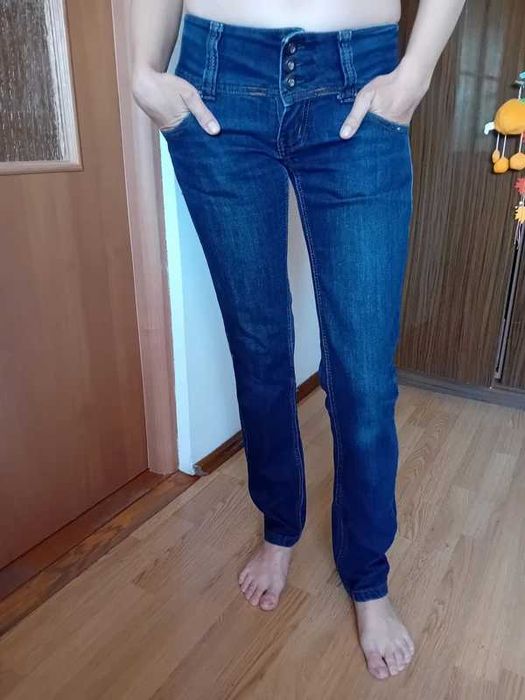 dżinsy granatowe rurki biodrówki 36