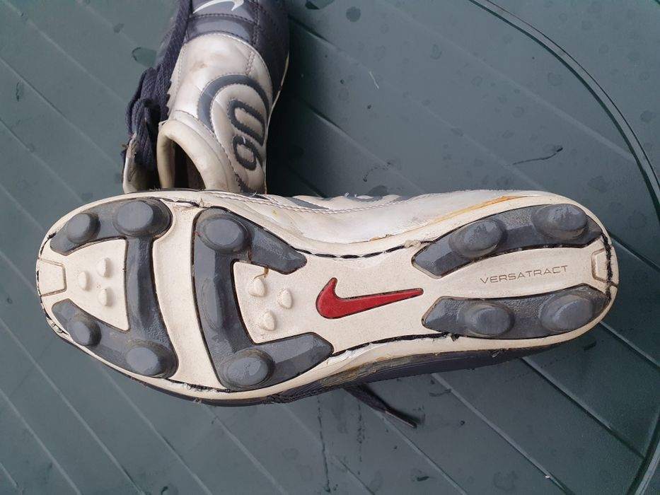 Chuteiras Nike total 90 e acessórios