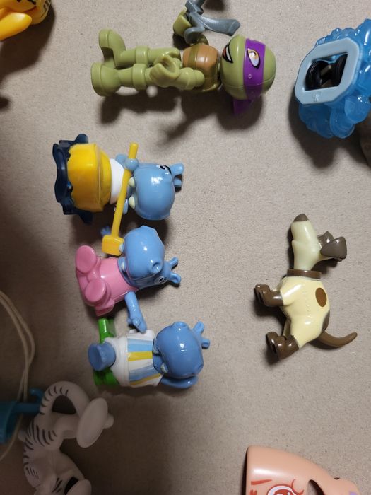 Кіндери різні  , ціни різні