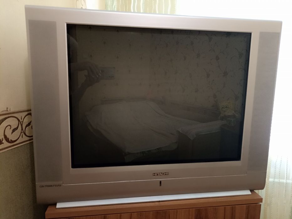 Телевизор Hitachi C29-TF650S в отличном состоянии, рабочий! Высота -59, ширина -76. Самовывоз, центр города.(Комсомольская)