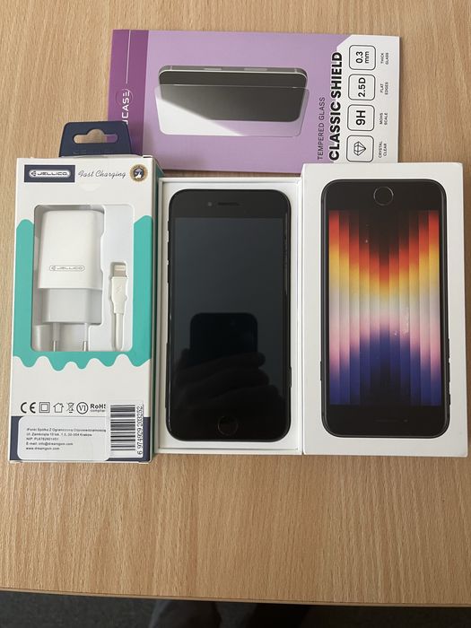 iPhone SE 3 - 2022 czarny black 128 GB