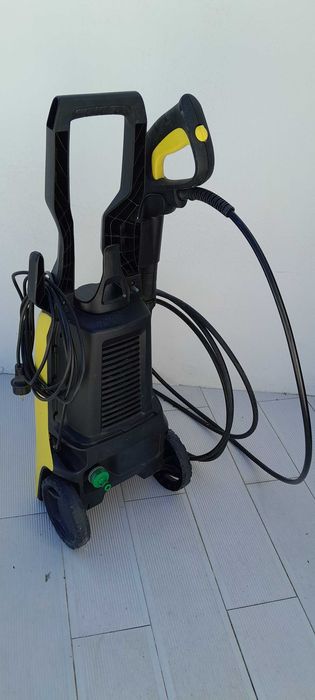 Máquina de Lavar a Pressão Kärcher K4 Universal