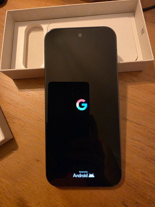 Google Pixel 9 Pro 256GB como novo - com garantia, fatura de compra, caixa original e duas capas