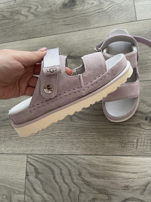 Босоніжки сандалі UGG