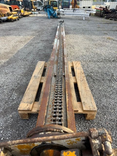 Casagrande maszt L 7250 MM UZYWANY DO WIERTNICY Zposuwem łańcuchowym hydraulicznym