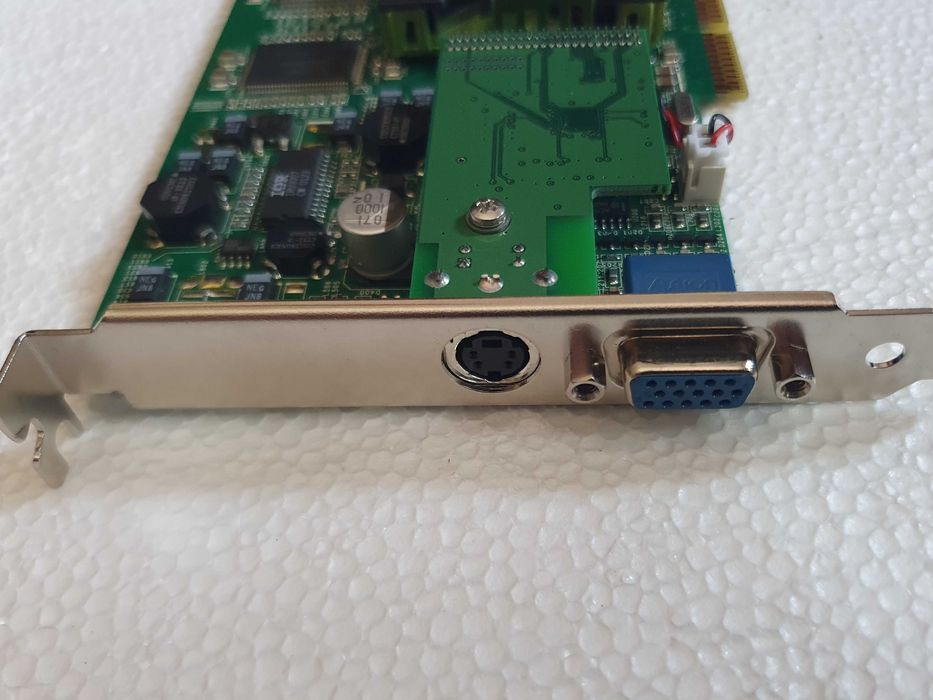 Placa Gráfica Nvidia Geforce NV15, 32 Mb, Dual VGA, AGP - vintage