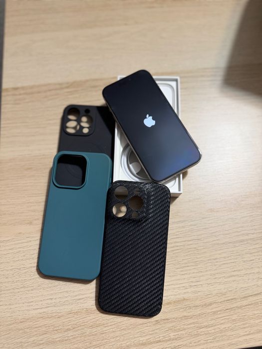 iPhone 15 pro Stan idealny 90% baterii + nevox carbon case
