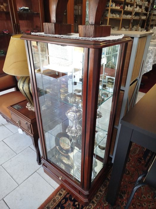 Móvel  /  Vitrine