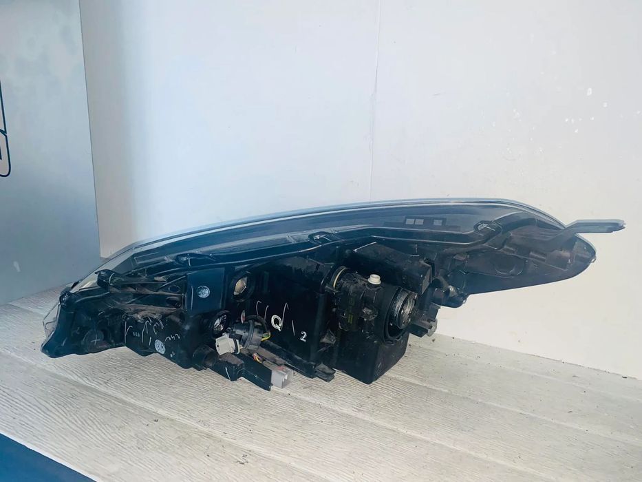 Farol Direito Toyota Yaris - 2017 / 2020