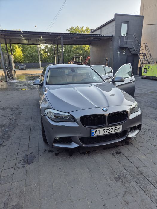 Автомобіль BMW 528I