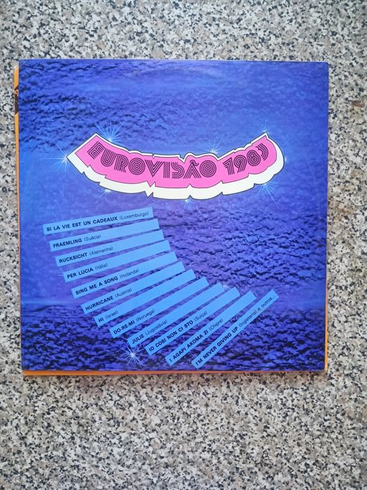 Variedade de discos vinil LP 3€ unidade
Exemplar estado de conservação