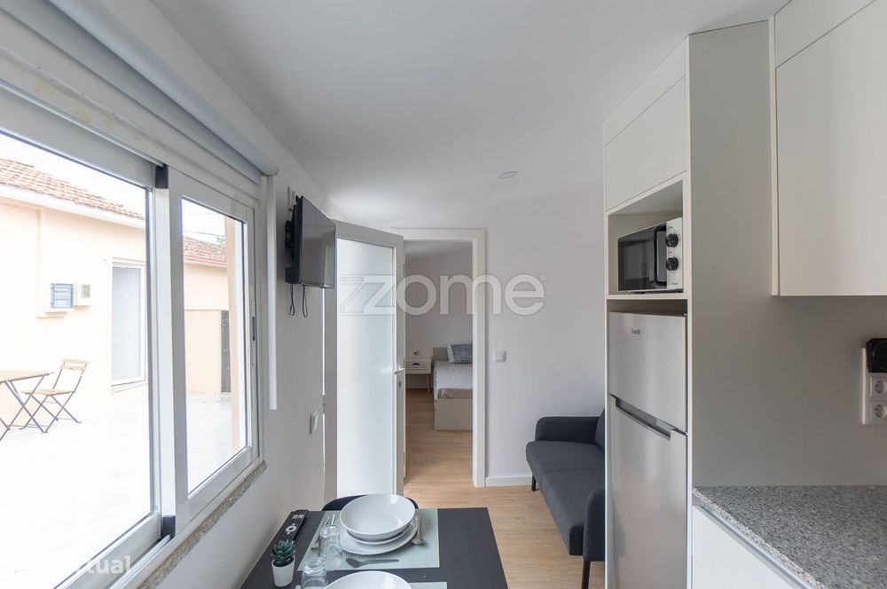 Conjunto de 3 casas independentes em Canelas