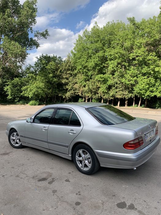 Продам мерседес w210
