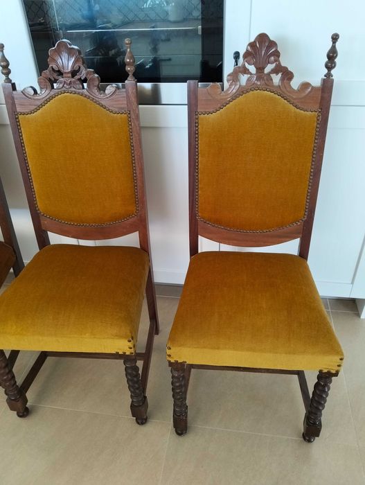 4 cadeiras antigas muito bom estado