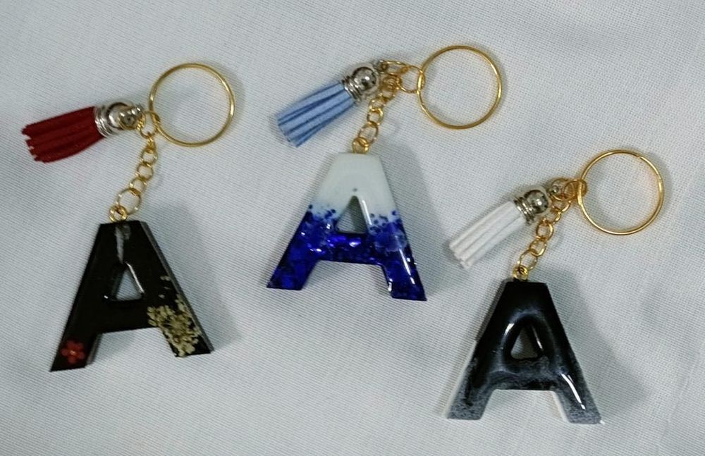varios porta-chaves e colar