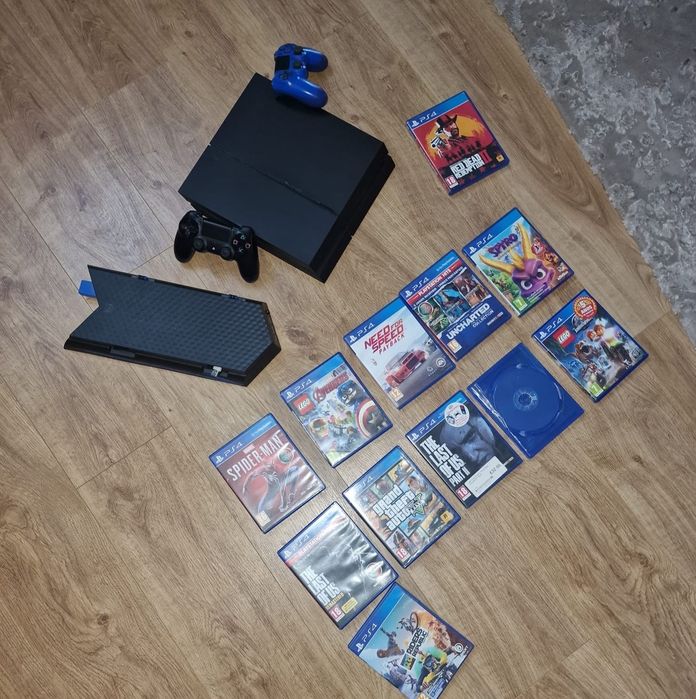 PlayStation 4 com 12 jogos