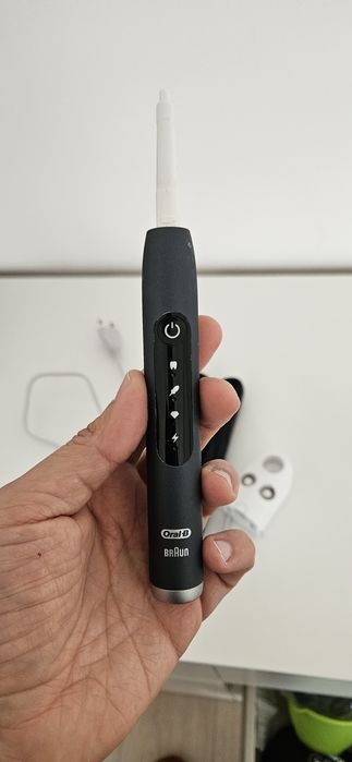 Soniczna szczoteczka elektryczna Oral-B Genius X Type 3771 + ładowarka + etui
