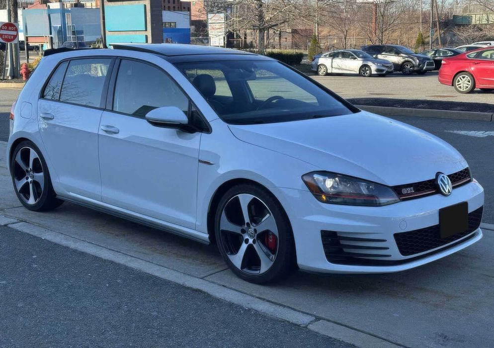 Volkswagen Golf GTI      2017