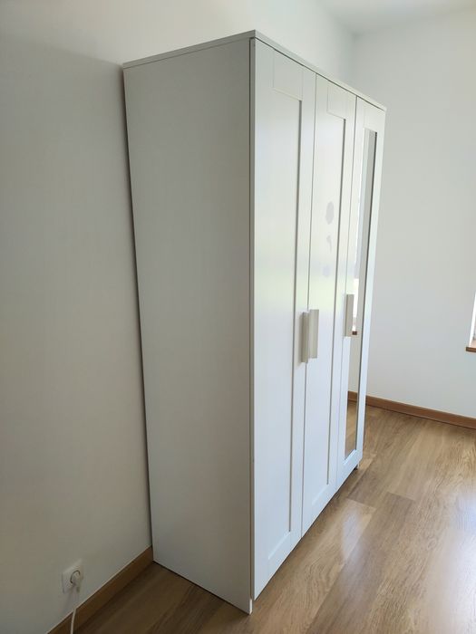 Roupeiro IKEA BRIMNES de 3 portas