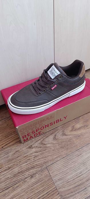 Кеди Levi's нові
