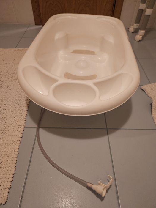 Vendo Trocador com banheira