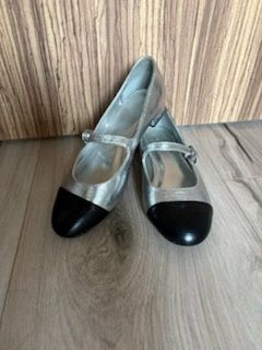 Sprzedam buty RESERVED skórzane