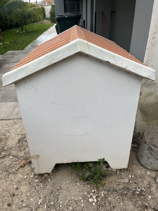 Casota para cão de grande porte (Betao)