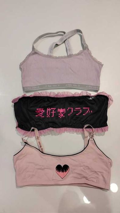 ZestaW 4 biustonosz miękki sportowy croptop komplet anime dziewczynki