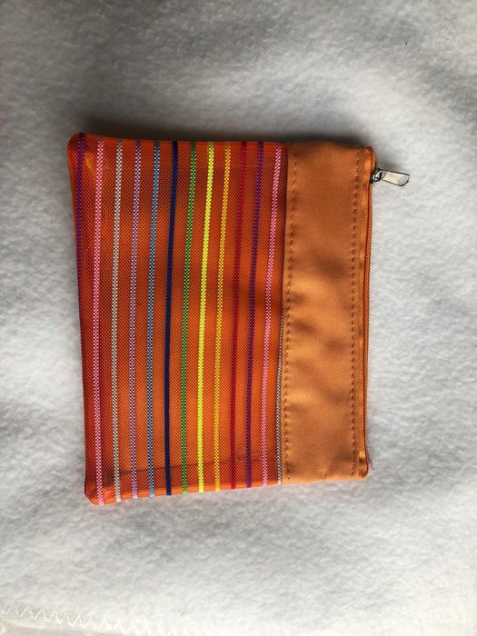 bolsinha laranja pequena